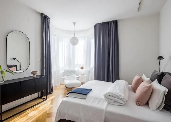 Historic Elegant Huoneisto *