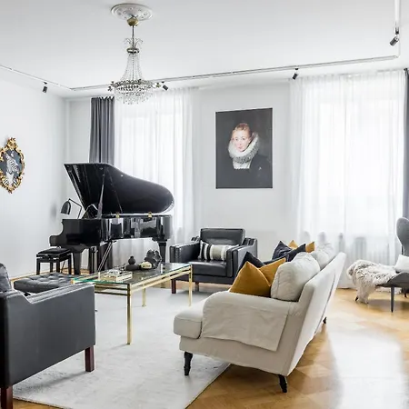 Historic Elegant Apartament Helsinki