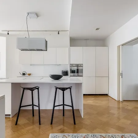 Historic Elegant Apartament *