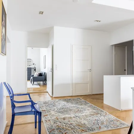 Apartament Historic Elegant